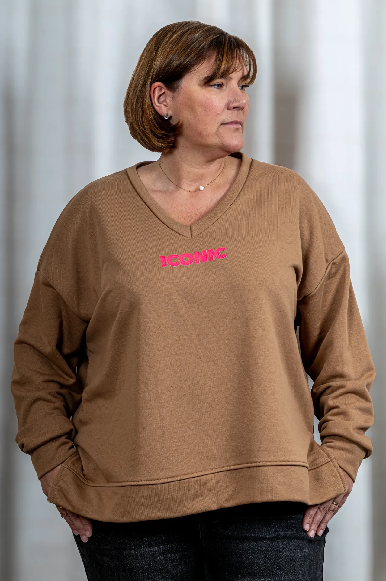 Sweat Iconic col V (Camel)