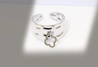 Bague large trèfle